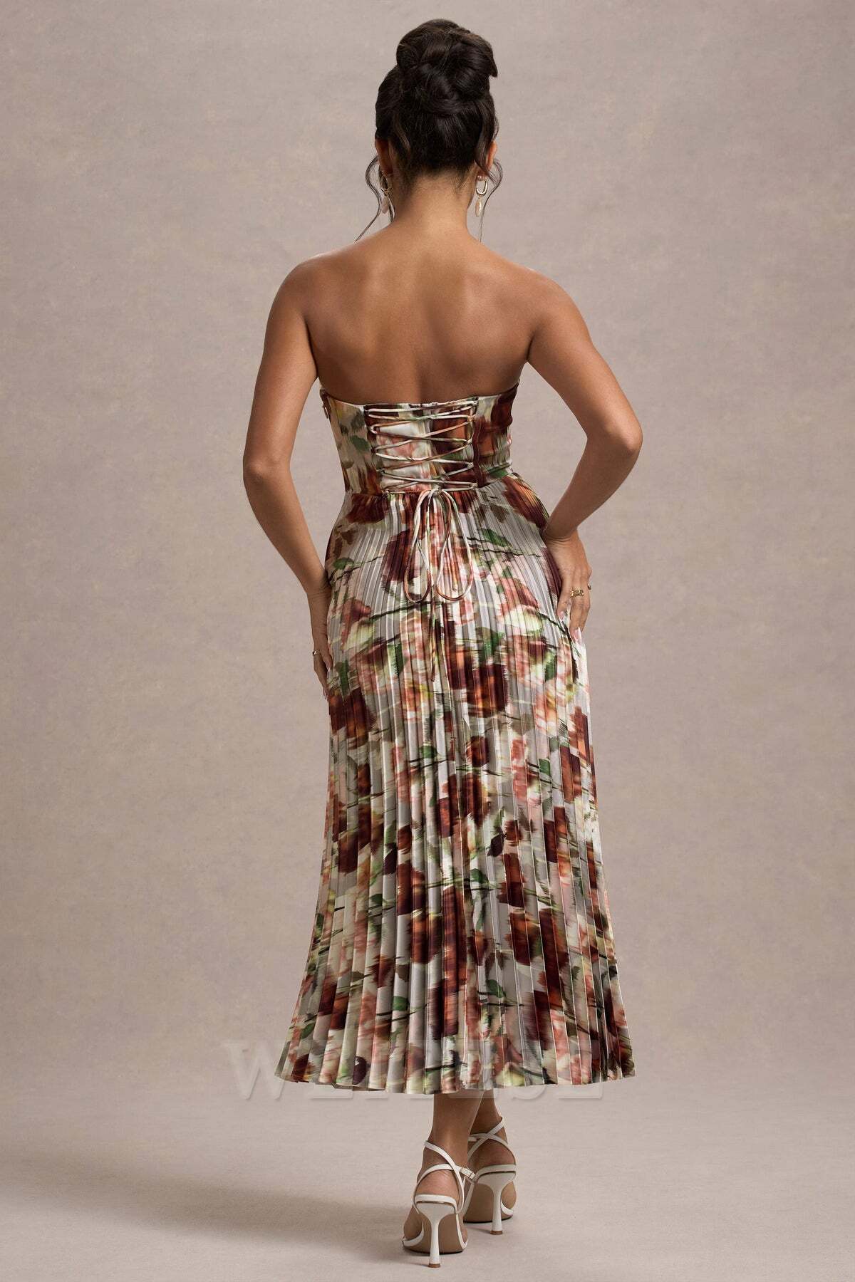 Robe Weitese Crème Imprimé Floral Satin Style Corset Robe Midi Robe de Bal Robe de Demoiselle d'Honneur Col en Coeur A-line Conte de Fées À Lacets